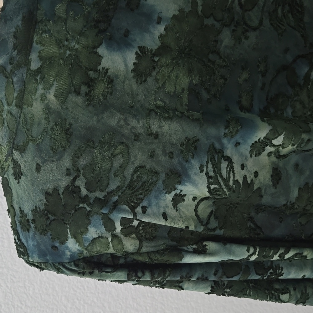 CALESSA Velvet Burnout Tie-Dye Split V-Neck Wrist Length Sleeve Tunic SZ LARGE - Picture 9 of 13